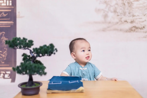 丽江宝宝宁愿饿也不吃奶粉